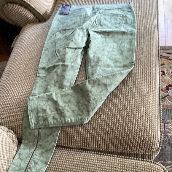 Gap green floral print jean leggings (sz 30) - Picture 2 of 13